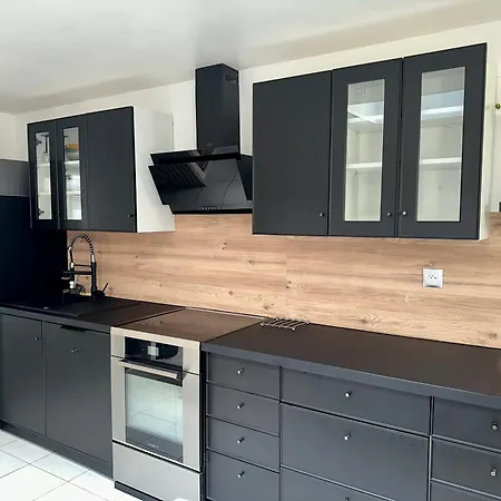 Apartment A 50m De La *