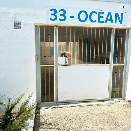 A 50m De La Apartment *